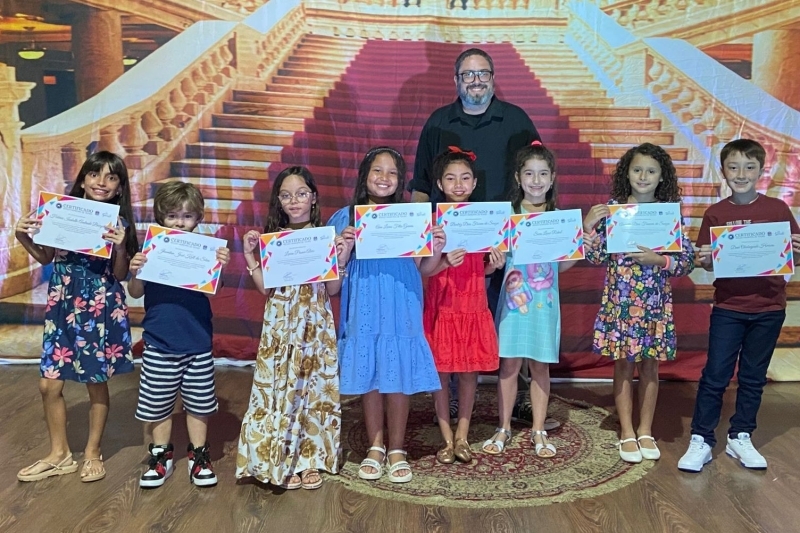 Noticia alunos-do-nucleo-de-teatro-recebem-certificados-e-premiacao-especial