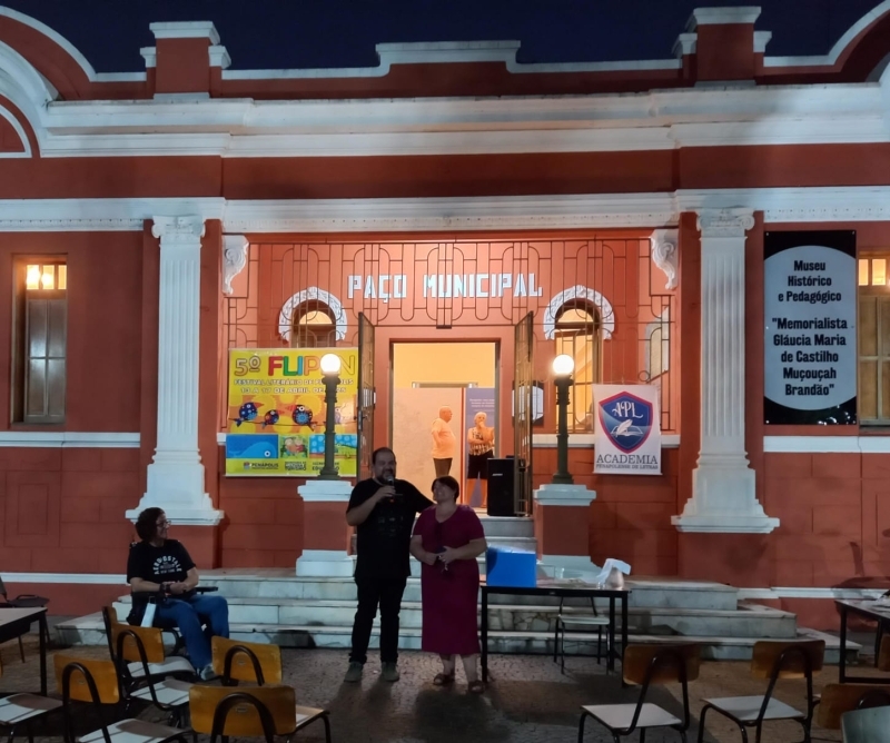 Noticia 5-edicao-do-festival-literario-e-considerada-um-grande-sucesso